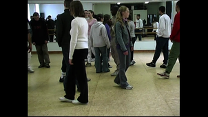Leçon de danse classe de 2nd bac pro (Chorégraphe Georges Appaix)